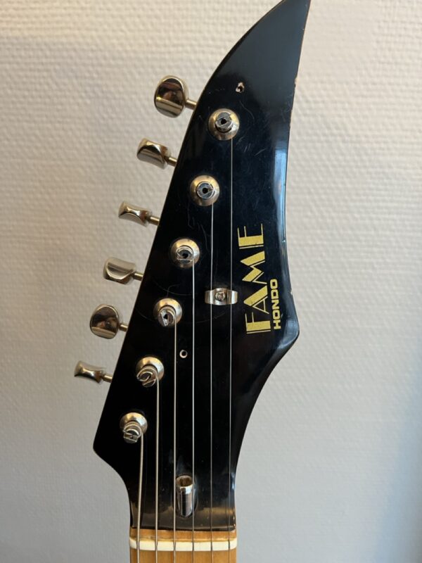 Fame Hondo Stratocaster (BEG) - Bild 2