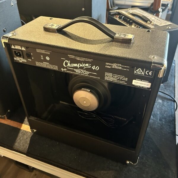 Fender Champion 40 gitarrförstärkare combo - Bild 2