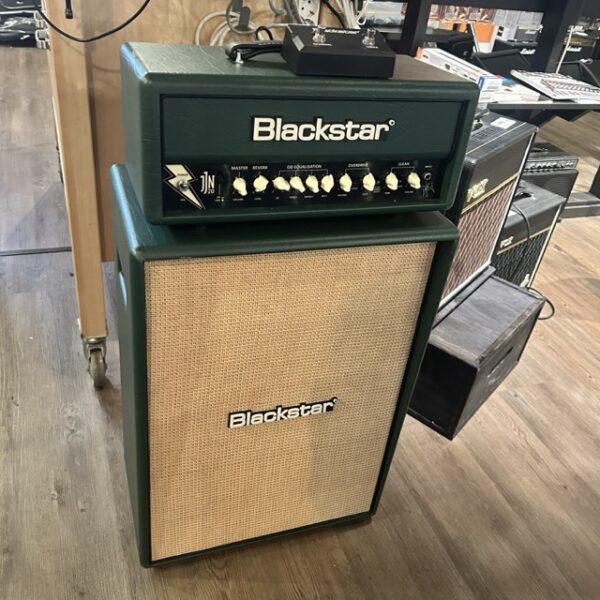 Blackstar jjn20 top med tillhörande 2x12" högtalarlåda
