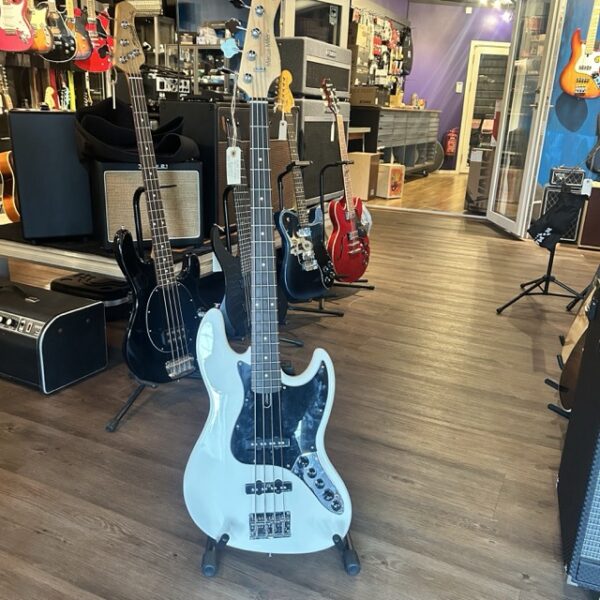 SIRE V3-4 Marcus Miller Antique White (S/N 2N22512912) - Bild 6